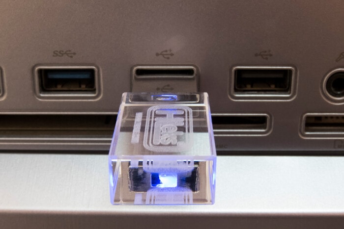 Kristal Usb Bellek