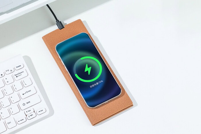 Kurumsal Hediye: 15W Kablosuz Şarjlı Mouse Pad ve Stand